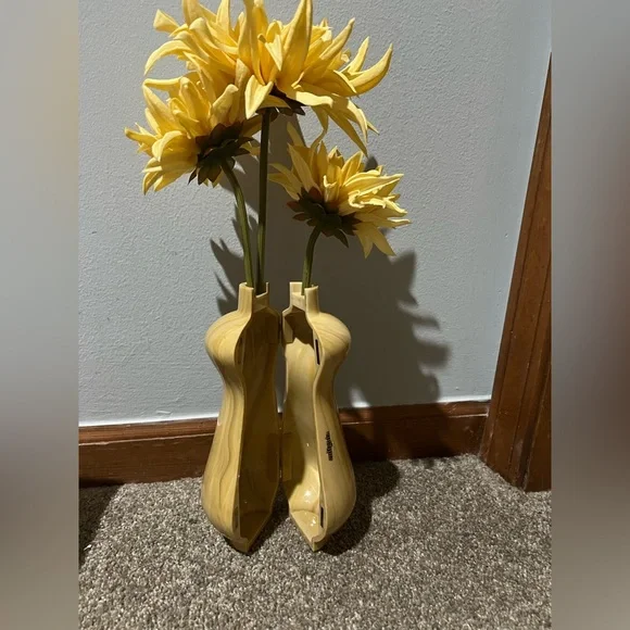 Cult Gaia Dee Dee Clutch - Picture 7 of 13